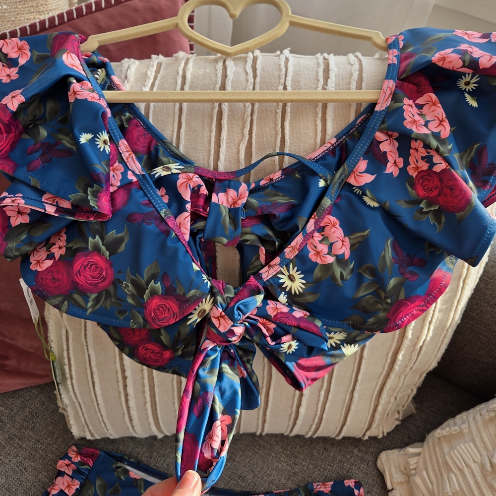 **NWT Peddney Floral 2- Piece swinsuit. ** - Picture 8 of 10